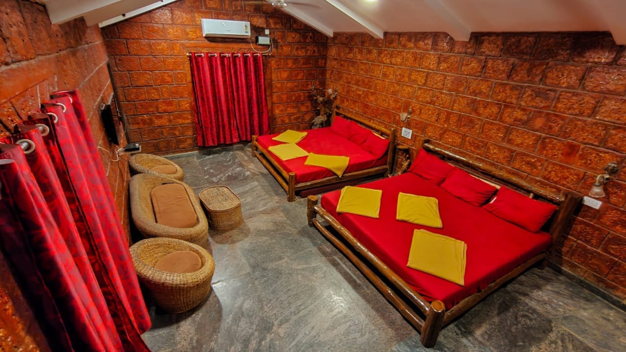 Red stone Cottages upto 4 People